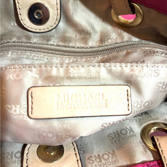 Michael Kors Pink signature print metallic leather Tote Bag - Picture 8 of 8